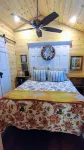 Charming NEW 2 BR Cottage, WiFi & Pet Friendly in Convenient Steele
