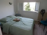 3-bedroom village house, garden, terrace. Ideal for families and friends! Hotels in Montreal