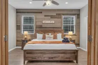 NEW! Relax&Play: HotTub/FirePit/Game Room Paradise
