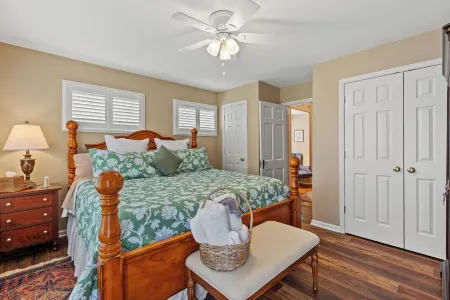 Entire home located in  Midway, ky.