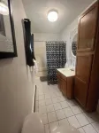 Charming 1-bedroom flat in lovely Corning 171 Cedar Arts Center附近的飯店