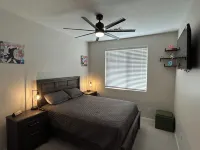 4-bedroom house in lovely Glendale with WiFi, AC 5 minutes From Westgate