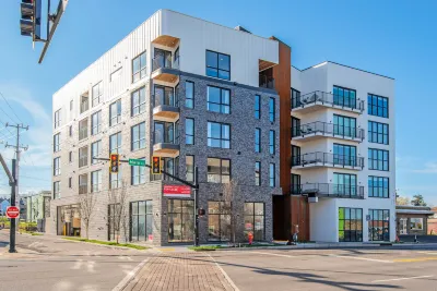 The Eighteen by Mint House Minute Suites附近的飯店