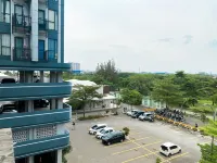 Comfort and Homey Studio Room (No Kitchen) Elvis Tower Apartment - 2-Star