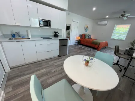 Casa Habana Studios Отели рядом с достопримечательностью «Литл Хайти»