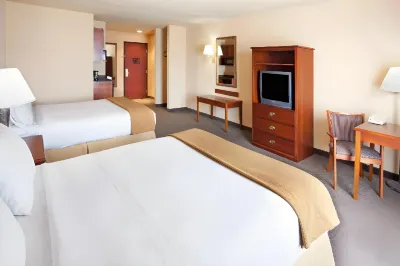 Holiday Inn Express & Suites Kerrville Hotels in Kerrville