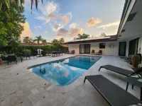 Lighthouse Guest Suites Hôtels à : Oakland Park