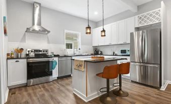 Recently Renovated Chic Durham Farmhouse