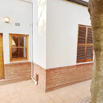 Brookyard Guest House Отели рядом с достопримечательностью «Посольство Кении»