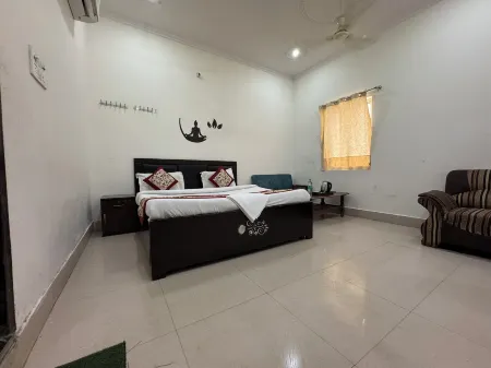 Murli Manohar Palace