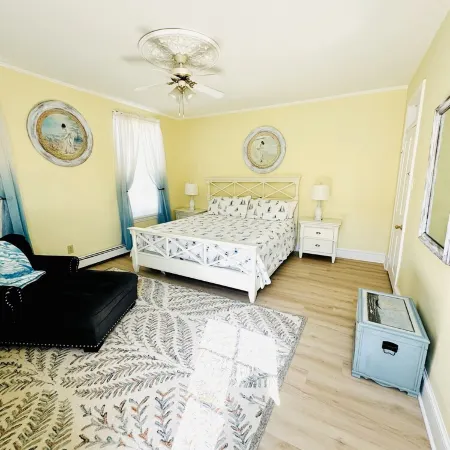 Ocean Views, seconds to the beach, and a 5 minute walk to downtown shopping!