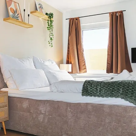 Lunaria Living | VW • Cozy - Central - Parking