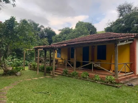 Beautiful site in Conservatória with swimming pool and barbecue area. Totally private!