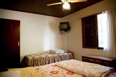 Farm in Cotia - São Paulo, Gated Community, Cozy, 45 min from SP. Hotels near Fo Guang Shan Temple Zu Lai