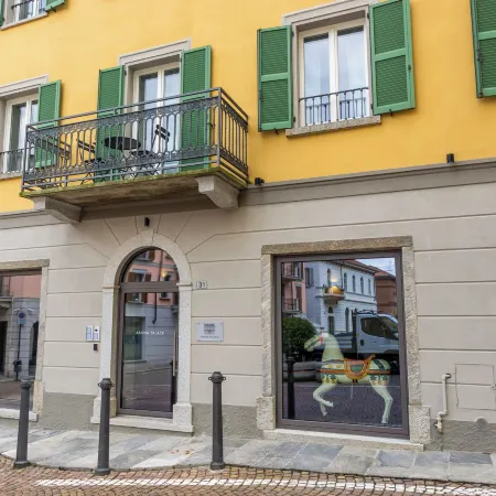 Arona Palace