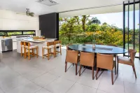Magnificent Brand New Villa - Casa Nueva Vida Hotels in 