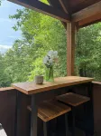 Charming Cabin. Located between New River Gorge and Summersville Lake