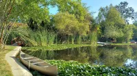 The Bamboo Lake House-3 bedroom 2 bath on private lake w/ pool and tennis court