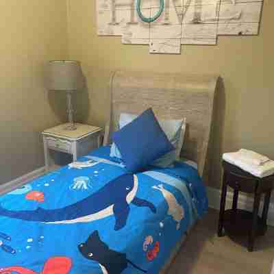 Ultra Close to Clifton Hill & Falls Walk to the Falls & Complimentary Breakfast Rooms