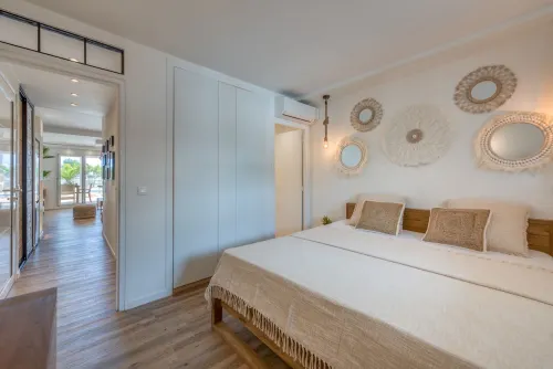 Six View - Beach Front Apartment