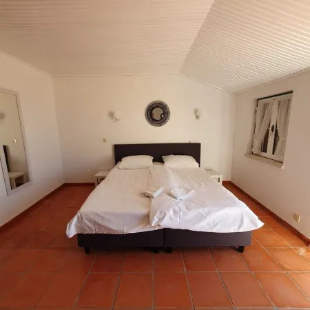 BEAUTIFUL HOLIDAY HOME NEAR PAREDES WITH POOL AND DIRECT BEACH ACCESS