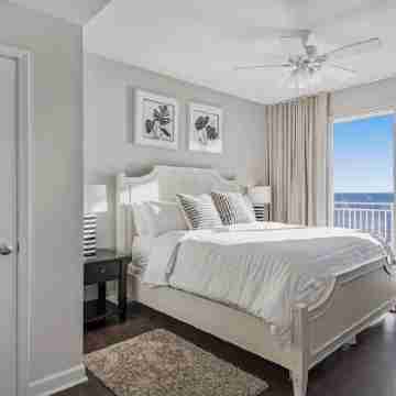 Paradise awaits 2 bedroom 2 bathroom oceanfront condo Rooms