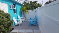 HIDDEN GEM.  Free Golf Car kayak boarding 2 Min.walk to SPANISH WELLS beach - Wifi