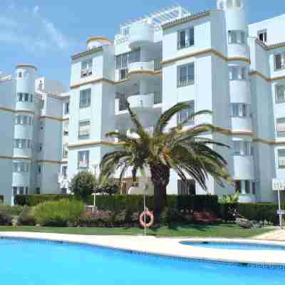 SPECIAL FAMILIES, WI-FI, BEACH, POOL, SPORTS TRACKS Fitness & Recreational Facilities