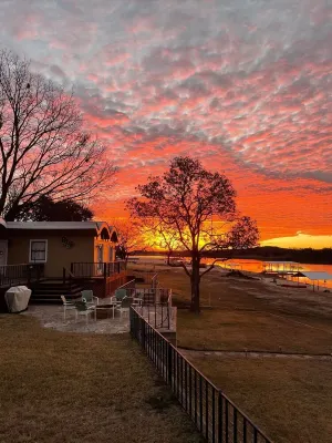 Butterfly Beach House-Private Sandy Beach(100, Boat Dock, 5BR/3BA, Sleeps 14