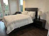 new house 10 minutes to downtown