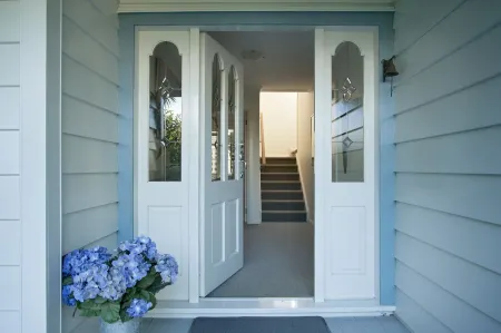 Escape North - Extended Family Retreat, located in central Russell Отели в г. Рассел