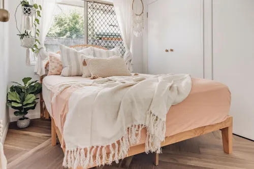 Modern coastal family home - 5 mins to beach!