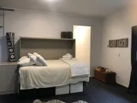 Coromandel Treasure a little hidden gem. Hotel di Coromandel