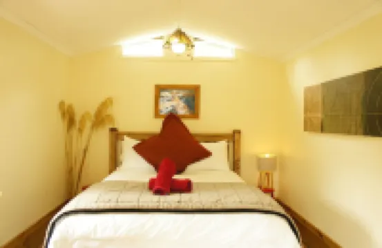 Welcome Home Cottage, Manapouri, Fiordland