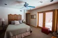 Superstition Mountains Apache Junction - sleeps 16