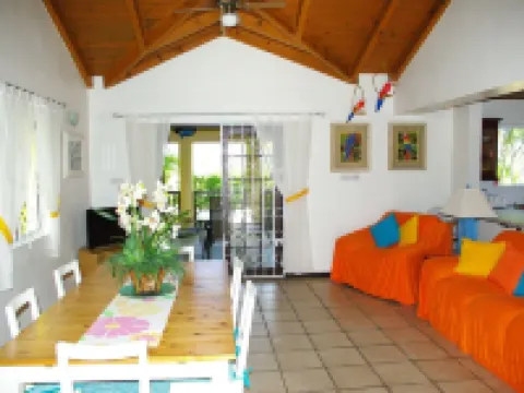 SUMMER SALE Stunning 3 Bed Child Friendly Villa, Private Pool. St James, Hotels in Prospect