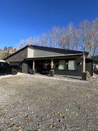 Newley built modern home. Close to lakes and down town food and restaurants.