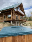 Field of Dreams, the brand new log cabin retreat w/ spectacular mountains views!