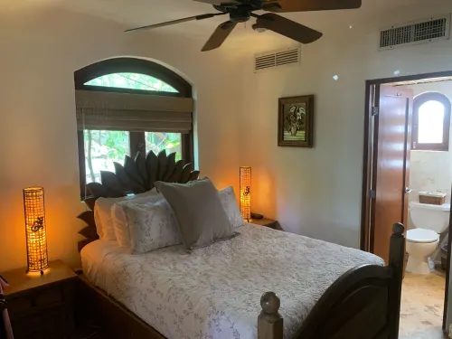 Three Story Luxury Penthouse w/ Private Rooftop Jacuzzi