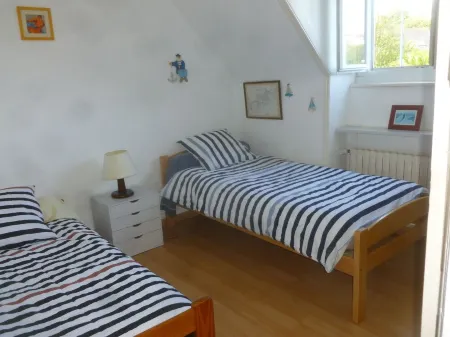 1930s house by the sea for 6 or more people