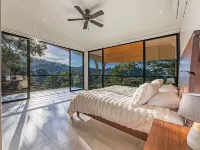 Tropical 4 Bedroom Luxury Home with Pool & Hot Tub サベグレのホテル