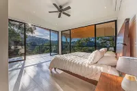 Tropical 4 Bedroom Luxury Home with Pool & Hot Tub