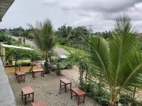Deux-Palmes-Kribi, close to the beach (200m), comfortable and family-friendly Hotels in Ocean