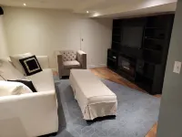 Wasaga Cottage 2 min from beach 1! 5min from blueberry trail Hotels in Wasaga Beach