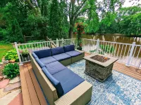 Soak, Relax & Gather - Spacious River Home - Hot Tub, Massage Chair & Kayaks
