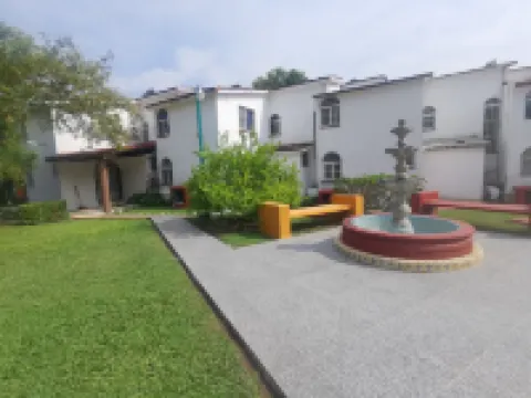 The most beautiful house in Ixtapa in front of the golf course