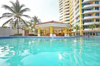 Casa Serena Beachfront Condo - 3BRM-Ocean + Mountain Views-Beautiful-Sleeps 2-6 - Beach