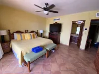 Luxurious beachfront condo on Riviera Maya, 2 bdrm, large balconies, 1575 sq ft