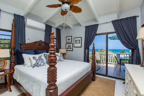 180° Sea Views, Luxurious Villa, Walk to secluded beach or beach bar