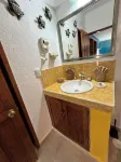 Balcony Beachfront Aquarium Condo, Fast-Free WIFI, Half Moon Bay, Akumal